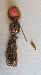 Vintage Hobe faux coral gold tone stick pin