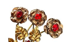 VINTAGE 12 KT GF on STERLING SILVER VERMEIL RED RHINESTONES FLOWER BROOCH 1940s