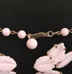 Vintage 1950s Pink Thermoset Leaf Choker Necklace & Clip-on Earrings Set MCM