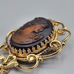 Vintage Whiting & Davis Amber Glass Hologram Cameo Brooch Tassel Gold Tone Pin