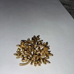 Vintage Faux Pearls and Tiny Rhinestones Gold Tone Brooch Pin 2 Inch
