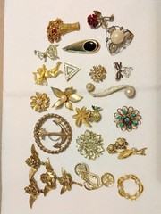 VARIETY OF VINTAGE BROOCHES LOT 21PC wear, repair, parts