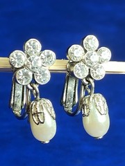 Vtg Silvertone Rhinestone Faux Pearl Flower Dangle Drop Clip On Estate Earrings