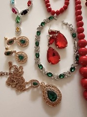 Huge Lot Wearable Vintage To Now Christmas Holiday Jewelry
