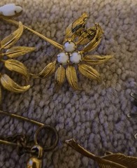 Vintage Brooches Set Mixed Lot Materials Metal Wood Plastic Gold Tone