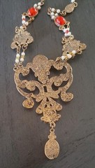 VINTAGE NECKLACE WITH FAUX PEARLS ,CITRINE , CRYSTALS ,RUBIES – 13″ LONG-PRETTY!