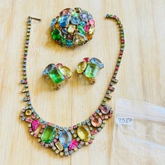 VTG Pastel Matching Set Brooch Pin Earrings Necklace Rhinestone Colorful 50s