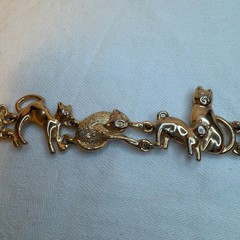 Vintage Gold Tone Cat Link Bracelet/Pin/Earring Set Signed AJC