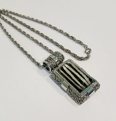 Vintage Silver-Tone Zebra Cabochon Pendant Necklace~23″~Rope Chain~48g