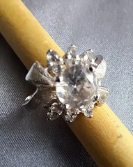Ring sz 7 Good quality costume jewelry 18K HGE White Gold Electroplate Exc cond