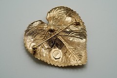 Vintage Gold Tone Napier Pearl Leaf Brooch 4.5cm JB36