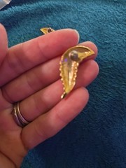 Vintage Gold Tone Leaf Wings Earrings, Textured, Clip On, EUC, 1.25”, VTG