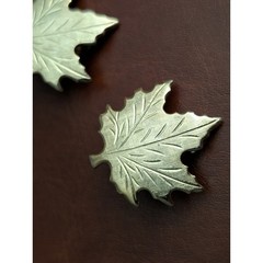 Vintage Gold Tone Maple Leaf Clip On Earrings
