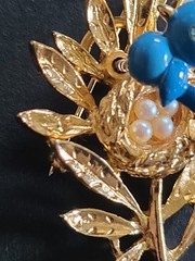 VTG Trifari Blue Bird Trembler Brooch Pin Goldtone Faux Pearl Eggs Nest Branch