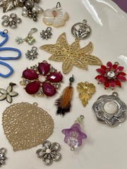Lot Vtg & Modern Flower Leaf Pendants Findings Jewelry Craft Art Repurpose 10