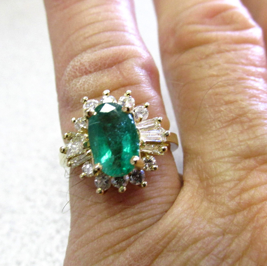 High Quality New Emerald & Diamond Ring “Forclosure Deal ” Make Offer