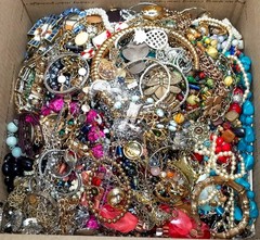 20 BIG POUNDS LBS Jewelry Lot Vintage Mod Junk Craft & Good Resell Tangled In