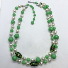 VTG FAUX JADE GREEN LUCITE LAVA OVAL ART GLASS BEAD TWO STRAND NECKLACE JAPAN 15