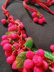 MIRIAM HASKELL HESS 20’S RED SILK CORD & LUCITE CHAIN CHOKER SUGAR BEAD CLUSTERS