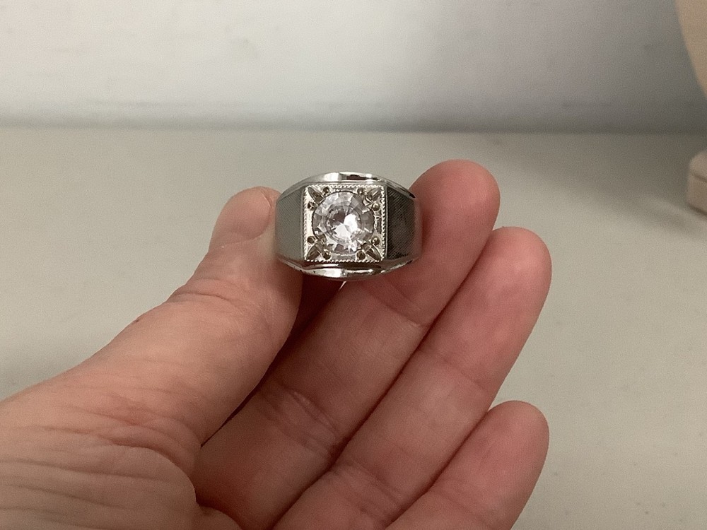 Vintage Uncas mens signet ring 18KT HGE white gold plated CZ? stone size 8.75-9