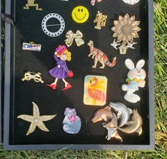 Vintage Brooch Lot: 50 PCS, Krementz, Avon, 18ktGF, Napier, JJ, Coro, AJC, !!!