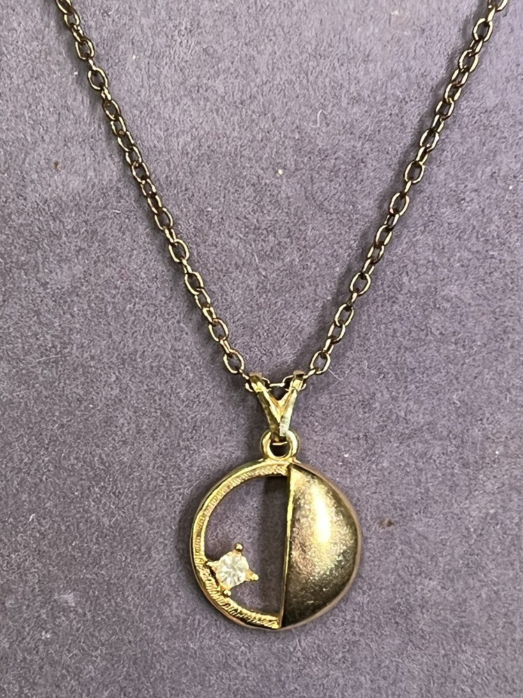 VINTAGE GOLD PLATED CZ PENDANT ON 18” CHAIN NECKLACE