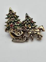 Vintage Brooch HORSE SLEIGH RIDE Pin CHRISTMAS TREES Holiday Costume Jewelry