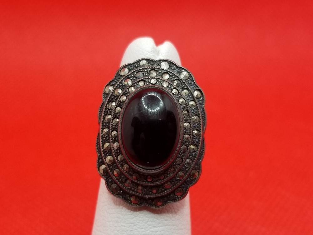 Vintage Uncas Mfg. Sterling Silver 925 Oval Onyx & Marcasite Ring Size 4.5 *