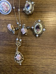 Avon 13 Pieces And 1928 3 Pieces 1 Unknown 17 Pieces Total