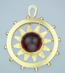 Fine Antique Victorian 15K Gold Red Paste Cabochon Nautical Compass Sun Pendant