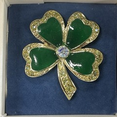 Vintage Avon Lucky Clover Pin/ Brooch Green Enamel Gold Tone Metal