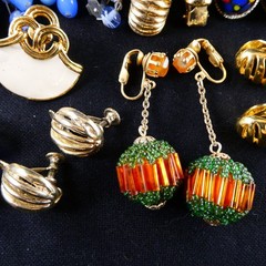 Vintage Clip On Earrings Lot 20 Pairs Retro Jewelry Floral Grape Cluster Enamel