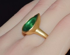 GIA CERTIFIED 5.25CT NATURAL EMERALD SOLID 18K GOLD SCULPTURAL BEZEL DESIGN RING