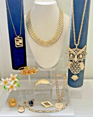 Vintage Jewelry Necklaces Bracelets Pins Rings Bracelet Locket Owl Locket Floral