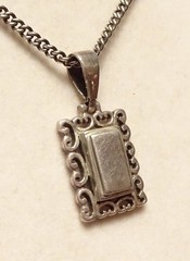 Vintage Sterling Silver Pendant Necklace 18″ Chain