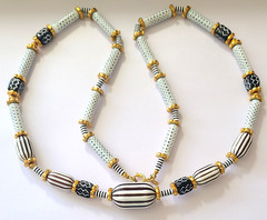 VINTAGE STUNNING MILK BLACK GLASS SIGNED MONET NECKLACE