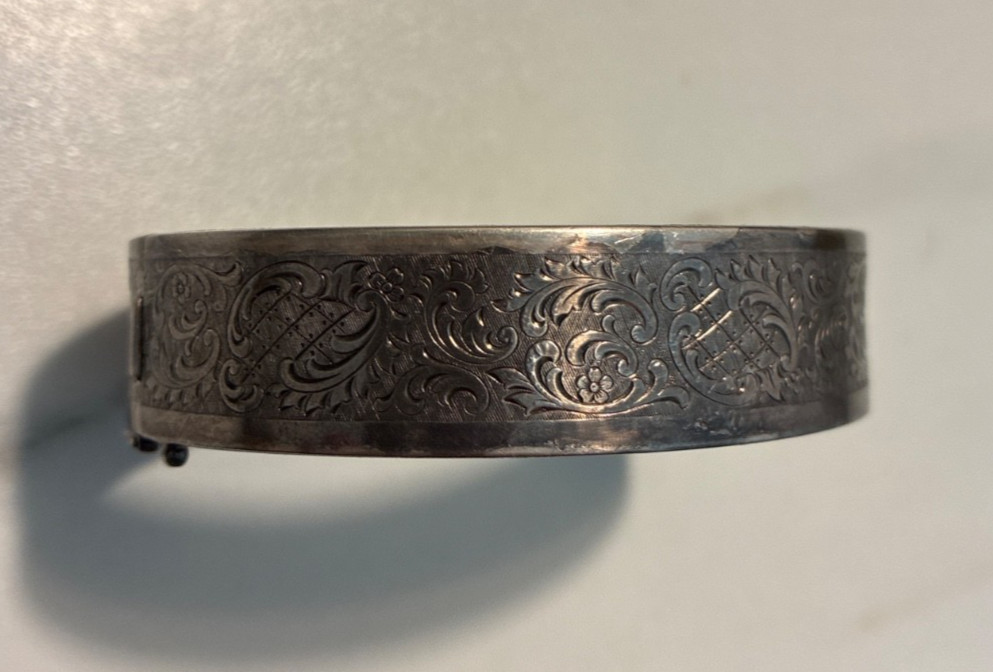 Vintage Hinged Bangle Bracelet 800 Silver Engraved Floral clasp 27 grams