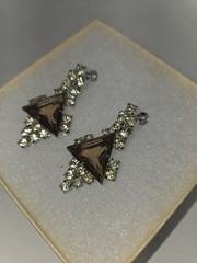 Vintage GORGEOUS EARRINGS Rhinestone Prong Set Stones Triangle Center