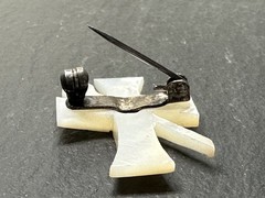 VINTAGE MOTHER OF PEARL CHRISTIAN CROSS & STAFF BROOCH N248