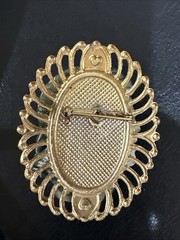 Vintage Brooch Approx. 2 1/2″ high, 1 3/4″ wide. Good condition