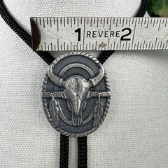 Stunning Vintage Silver Tone Buffalo Skull Western Bolo Tie