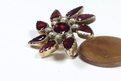 PRETTY ANTIQUE GEORGIAN ENGLISH 15K GOLD PEARL & GARNET PENDANT BROOCH c1820
