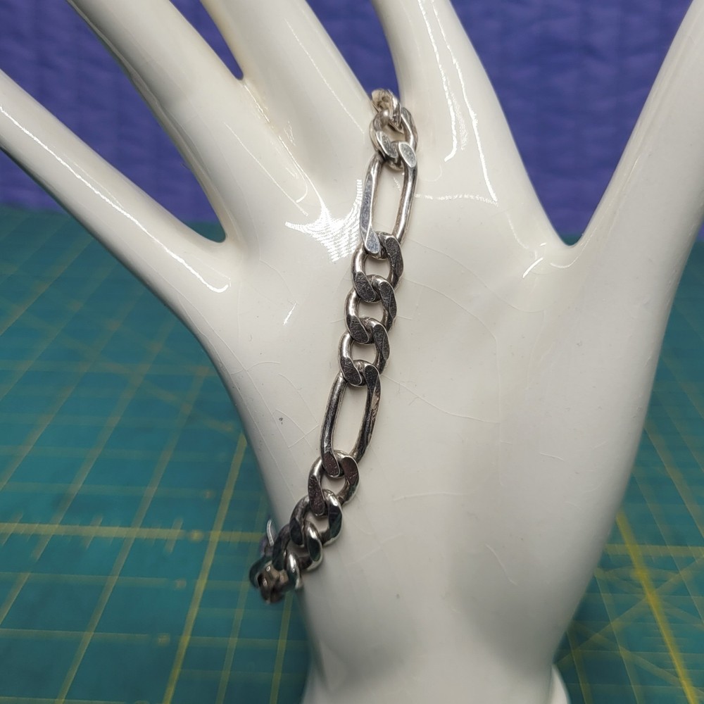 Sterling Silver – ITALY 9mm Textured Figaro Chain 8″ Bracelet – 20g
