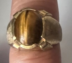 Vintage Mens Size 9 Tiger Eye Ring Gold Plated Maker Mark Gold Tone