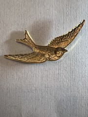 VINTAGE BRASS STAMPING OF BIRD FOR JEWELRY/CRAFT/DECORATION NEW OLD STOCK