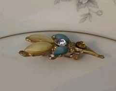 Vtg Rare Blue Yellow Moonglow Lucite Gold Tone Rhinestone Clown Brooch