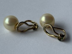 Ciner Vintage Faux 10mm Pearl Gold-Tone Clip-On Earrings Signed 0.6 Inches