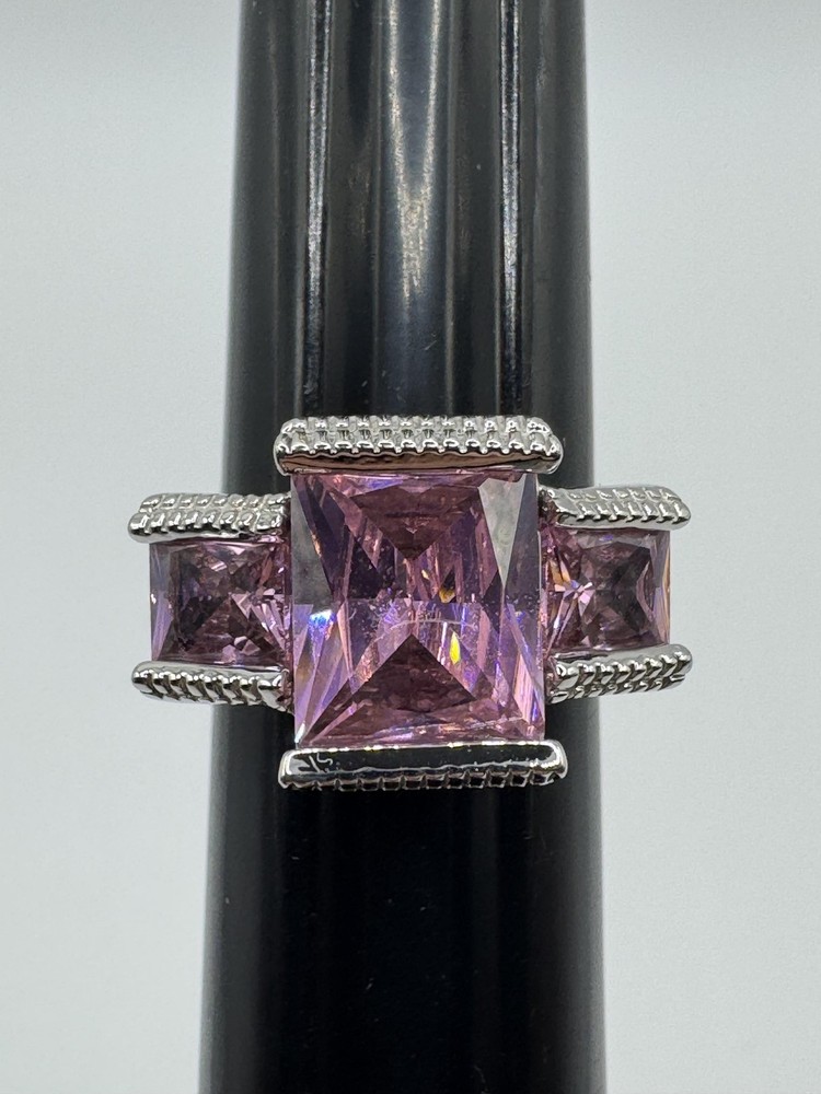 STERLING SILVER 925 RING SIZE 7 PINK PRINCESS CUT THREE STONE COCKTAIL MILGRAIN