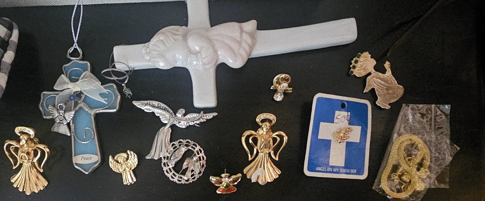 Vintage Lot of Assorted Angel Pins & Miscellaneous Items 12 Total