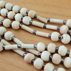 Vintage Boho 3 Strand Bone Bead Necklace Southwestern Tribal Hairpipe 26″